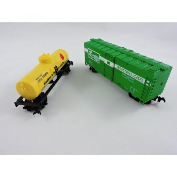 Set of 2 LIFE-LIKE 8475 Linde Box Car &amp; 8522 Hudson Tank Car HO scale train HBO #3 image