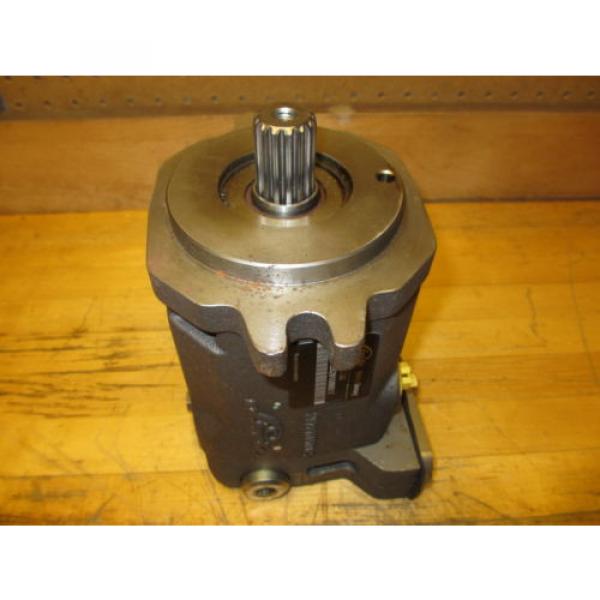 Linde HMF35-02-2600 Hydraulic Motor NEW HMF035C10BDBHXA X2X #2 image